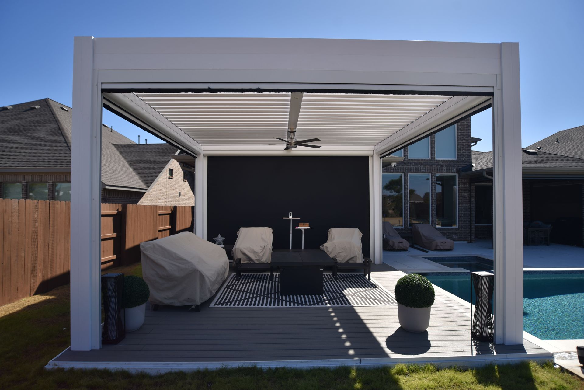 Louvered Pergolas project photo 4