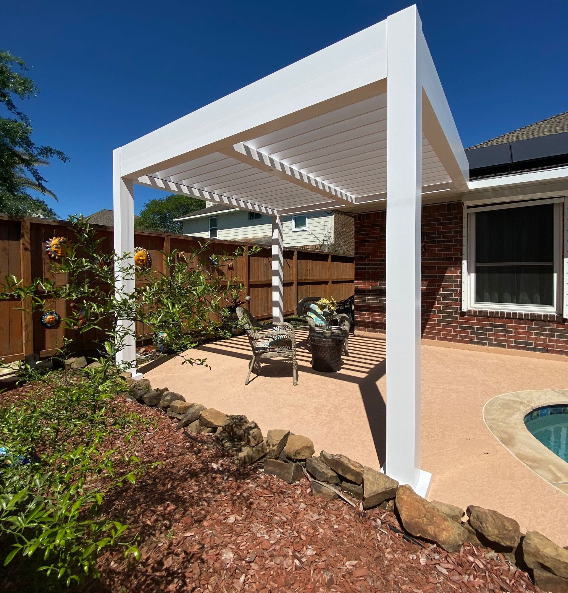 Louvered Pergolas project photo 2