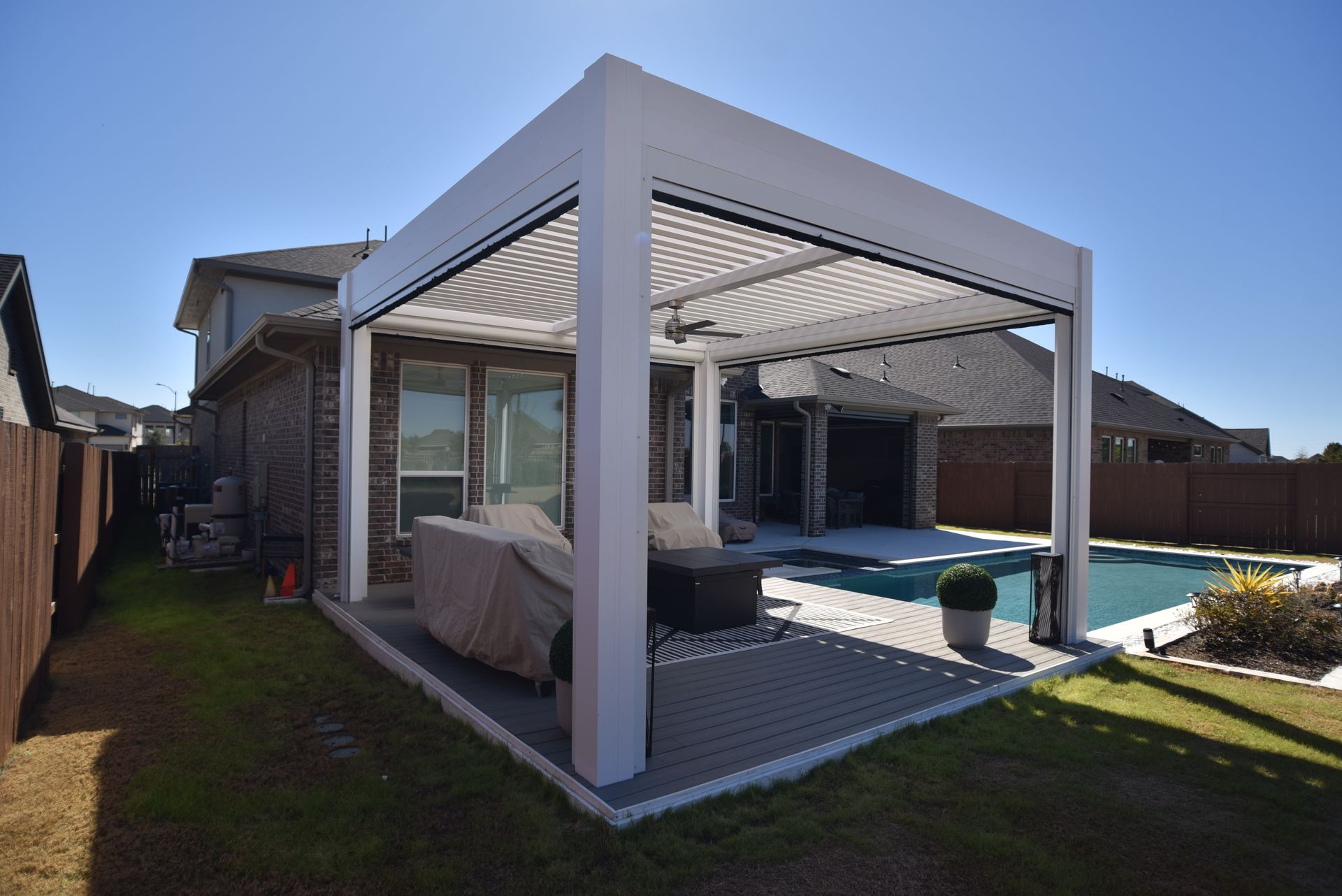 Louvered Pergolas project photo 5
