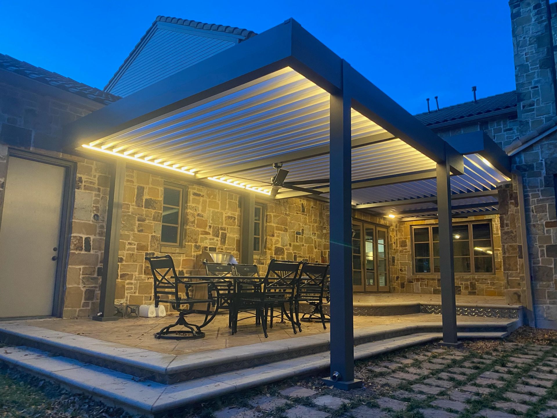 Louvered Pergolas project photo 12